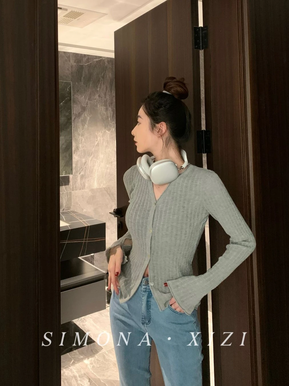 

Новинка SIMONA: Вязаный топ Pure Desire с V-образным вырезом, подчеркивающий талию, для женщин