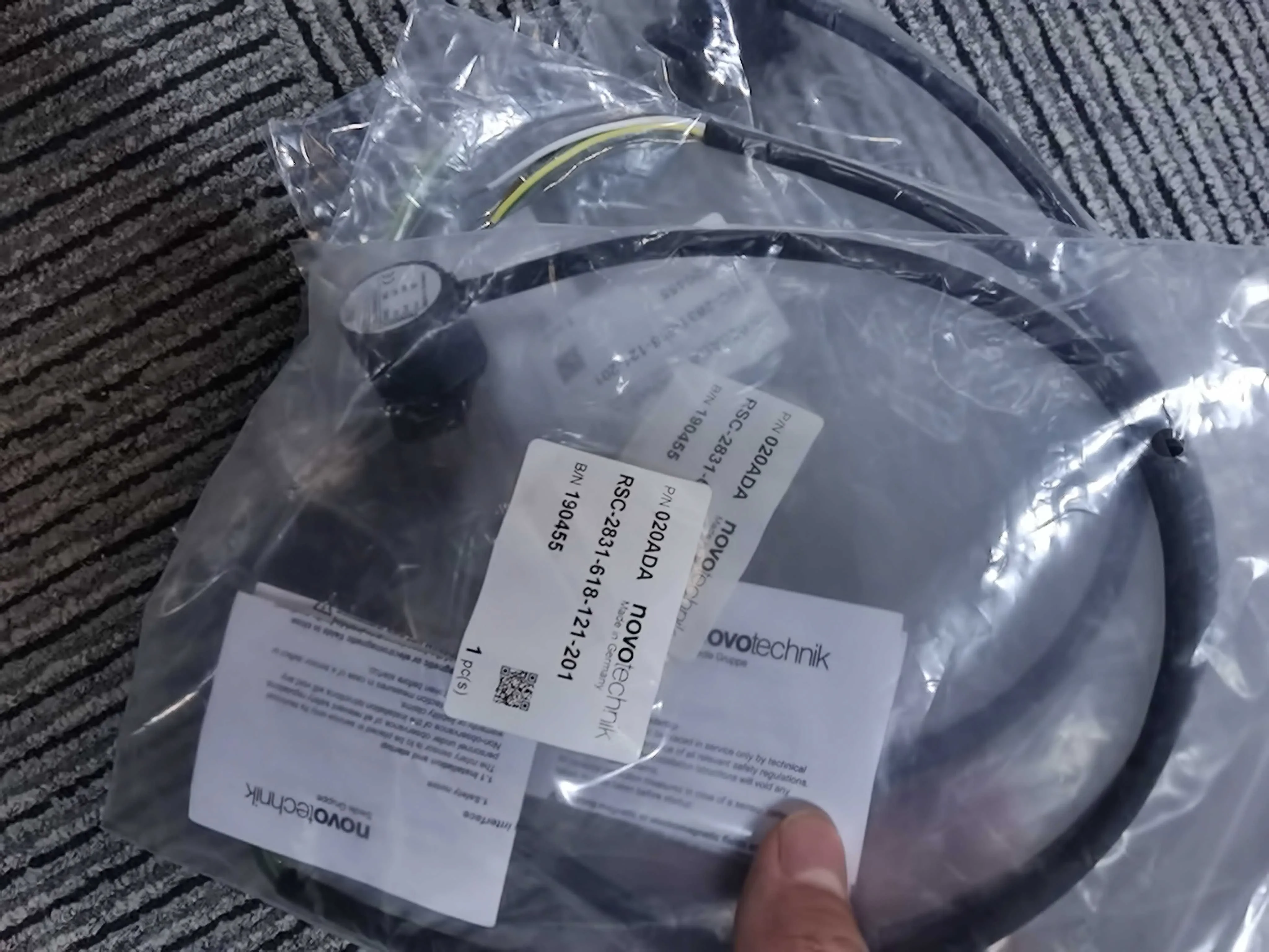 2026 Shipping NOVOTechnik RSC 2831 RSC2831-612-111-201 Displacement Sensor In Stock