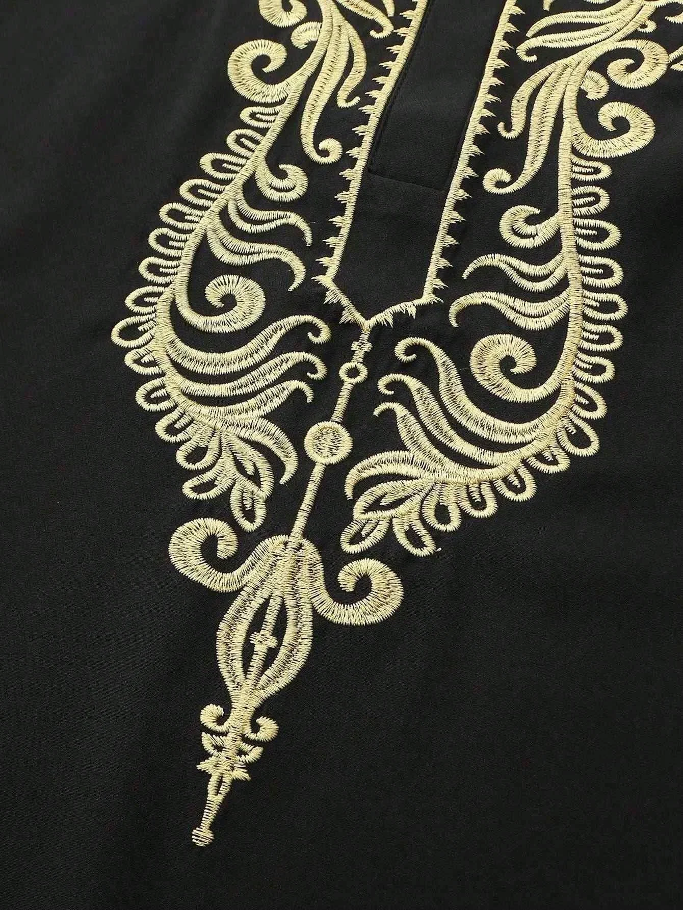 رداء عربي مطرز بأكمام طويلة على الطراز العرقي الإسلامي الجديد لعام 2025 بأكمام طويلة وياقة واقفة ثوب إسلامي للرجال في الشرق الأوسط