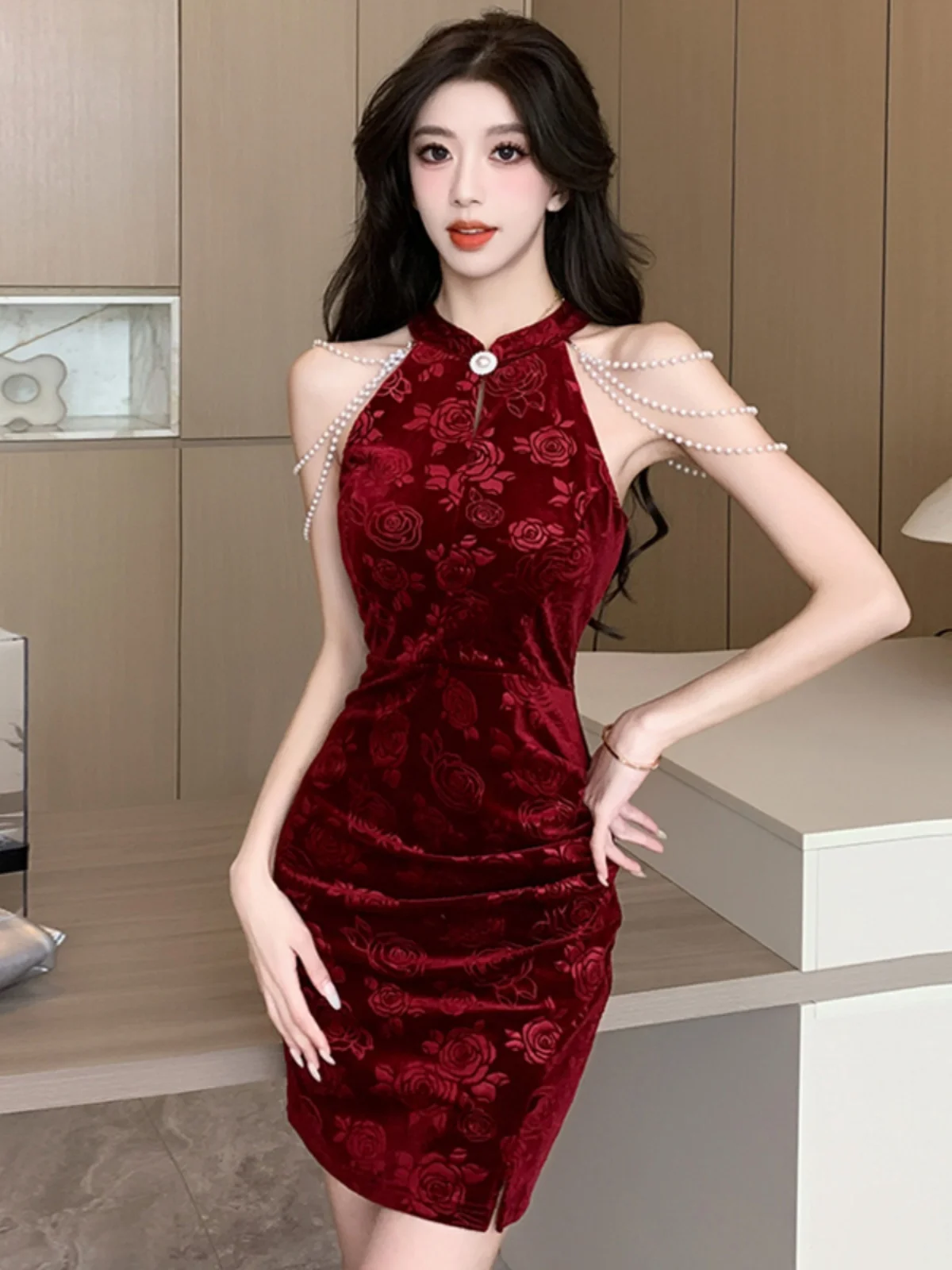 

Ретро-китайское бархатное платье-ципао с открытыми плечами, с принтом, сексуальное, с открытой передней частью, облегающее, с низким разрезом, повседневное, короткое ципао для...