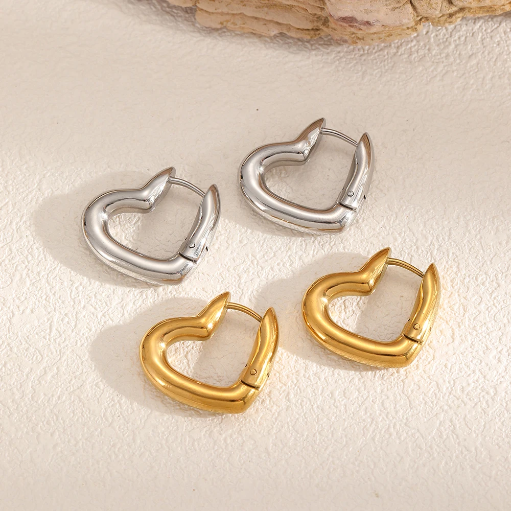 Minimalistische ovale Herzohrringe, 18 Karat vergoldet, aus Edelstahl, hübsche Huggie-Creolen für Damen – Detail 2