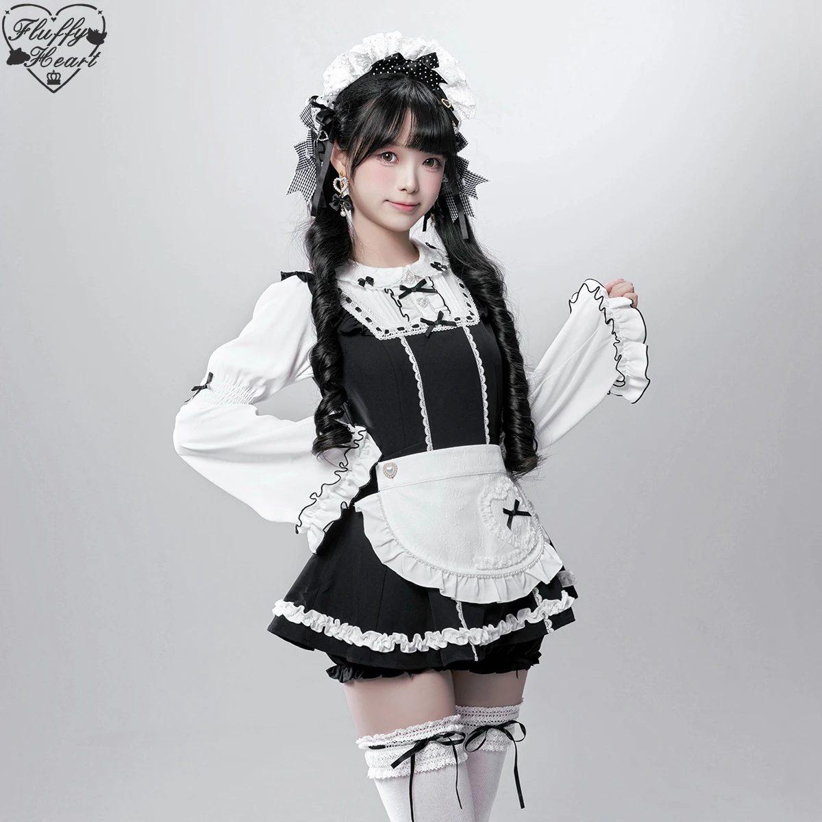 ชุดแม่บ้านสไตล์ญี่ปุ่น ผ้ากันเปื้อนถอดได้ ชุดน่ารักสำหรับผู้หญิง เสื้อแขนยาว + กางเกงขาสั้น + ผ้ากันเปื้อน