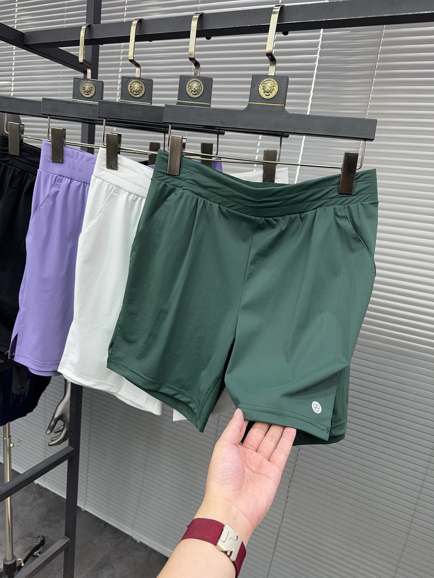 

Svip Lightweight Breathable Cool Feeling Ice Oxygen Bar Summer Outdoor Comfort Qui Dry Sports Glue Ice Silk orts for Men