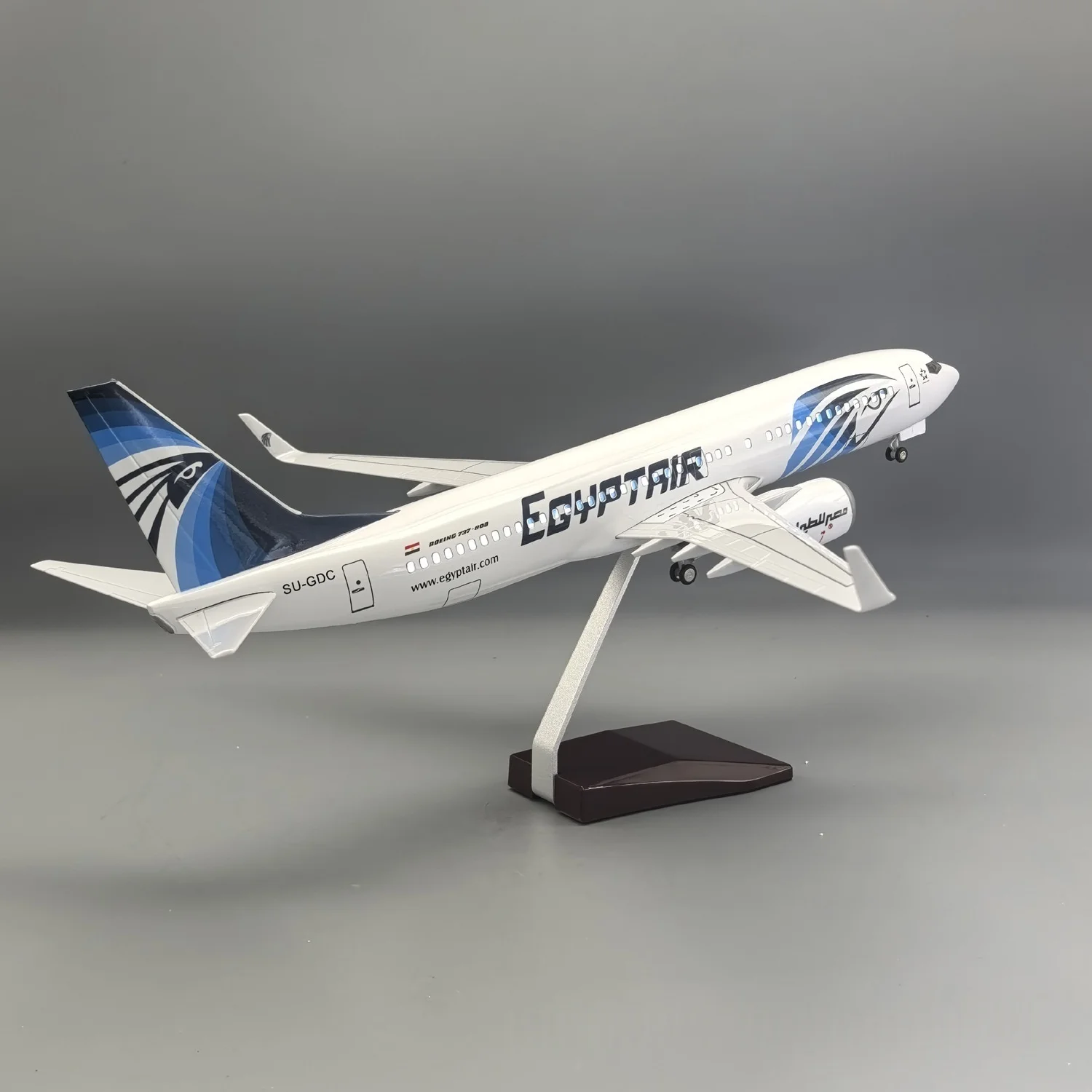 B737 Egypt Airways Aircraft Model 1:85 Scale 737 47CM with Base Landing Gear Resin Aircraft Model Ornament For Collection