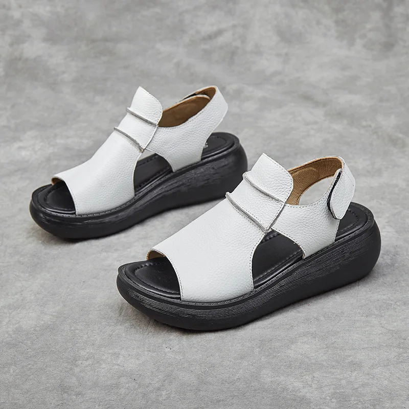 XT00832-White