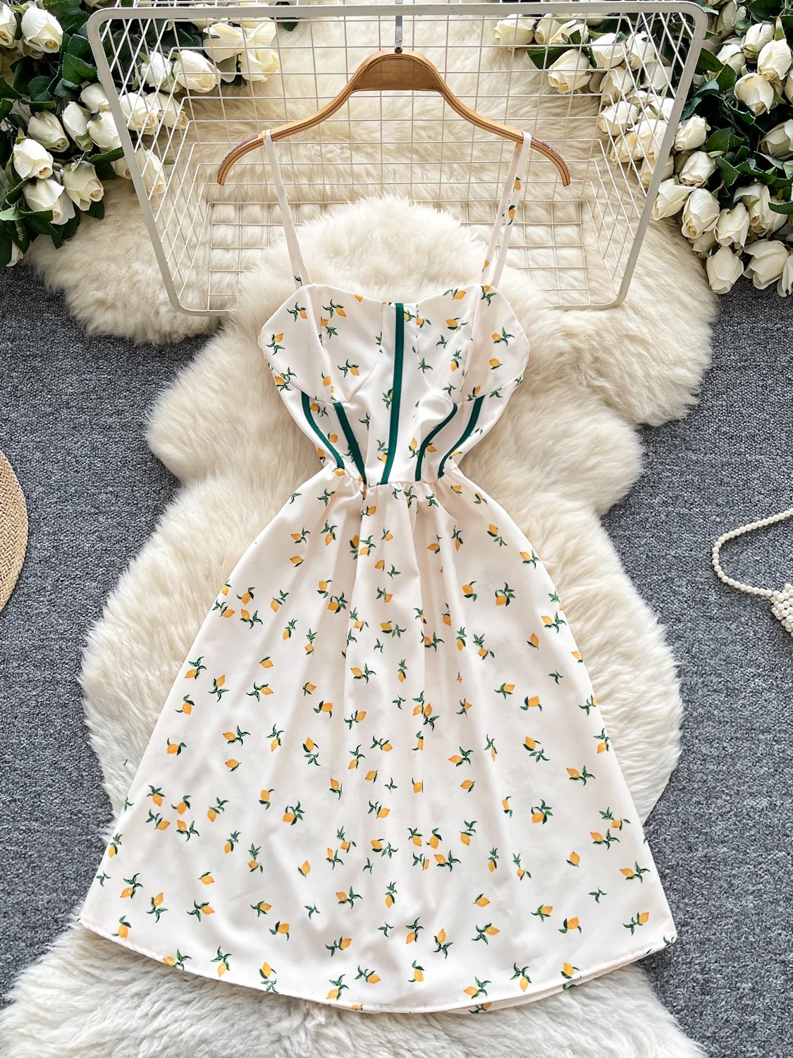 กระโปรงทรงเอลายดอกพิมพ์ลายสไตล์เรโทร สายเดี่ยว เอวสูง ทรงเข้ารูป สำหรับฤดูร้อน เหมาะสำหรับผู้หญิง ใส่ไปเที่ยวทะเลในวันหยุด แฟชั่นทันสมัย