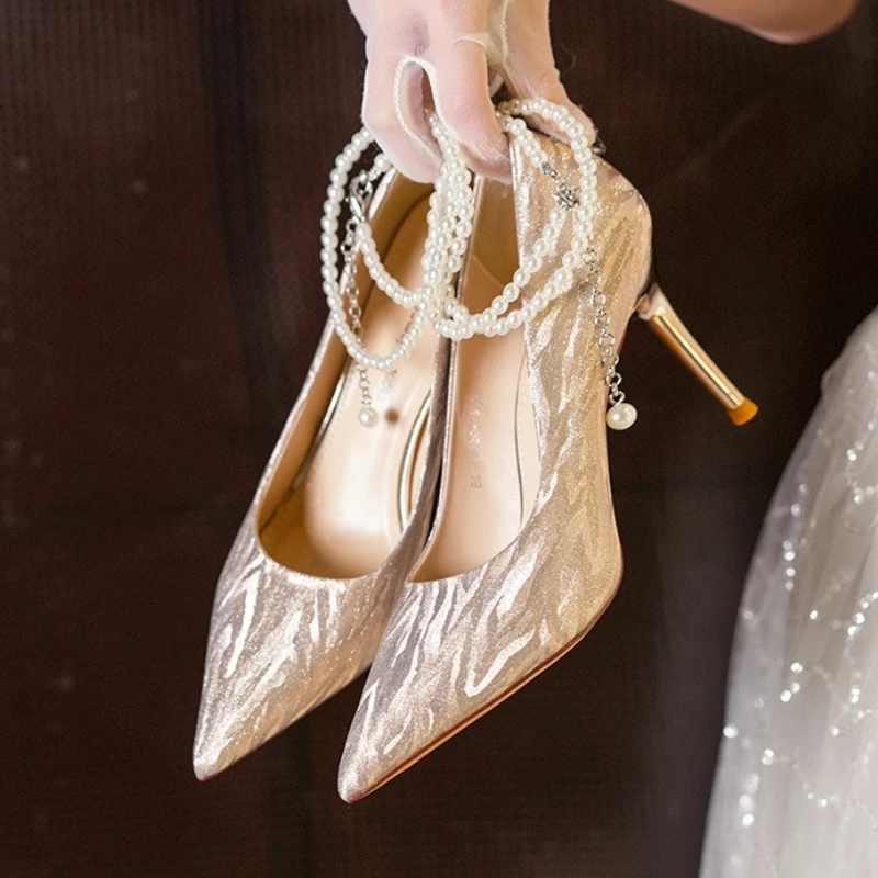 

Роскошные женские туфли на высоком каблуке с ремешком на щиколотке и бусинами, модные модельные туфли на тонком каблуке с острым носком, элегантные свадебные туфли