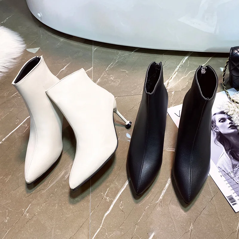 Damen-Stiefel im französischen Stil, Nische, spitze Zehen, Stiletto, kurze Stiefel, Katzenabsatz, gebrochenes Weiß, schmale Stiefel, Großhandel, Winter-High-Heels