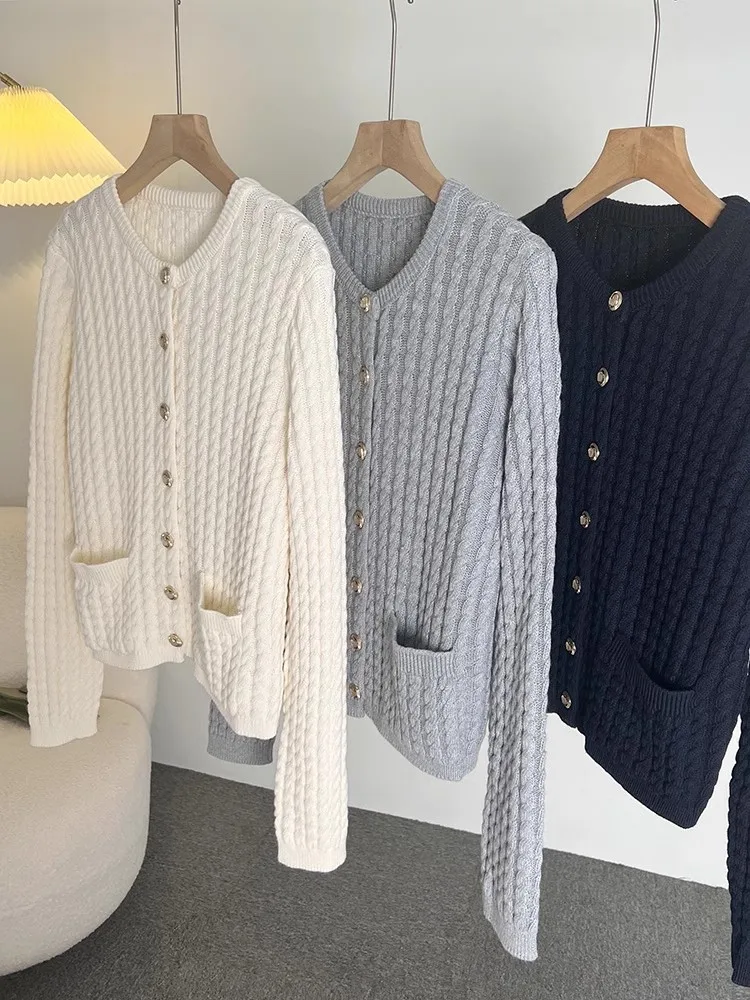 2024 Fall Winter New Women Knit Sweater Cardigan With Pockets Lady Long Sleeve Elegant O-neck Retro Short Knitwear Top C-145