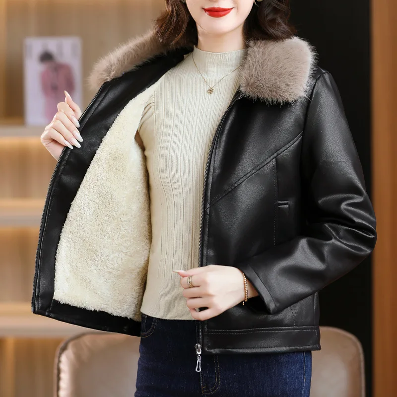 التلبيب معطف جلد تقليد المرأة ربيع الخريف سترة قصيرة 2025 جديد سستة بولي Leather سترة جلدية الإناث ملابس خارجية بلايز عادية