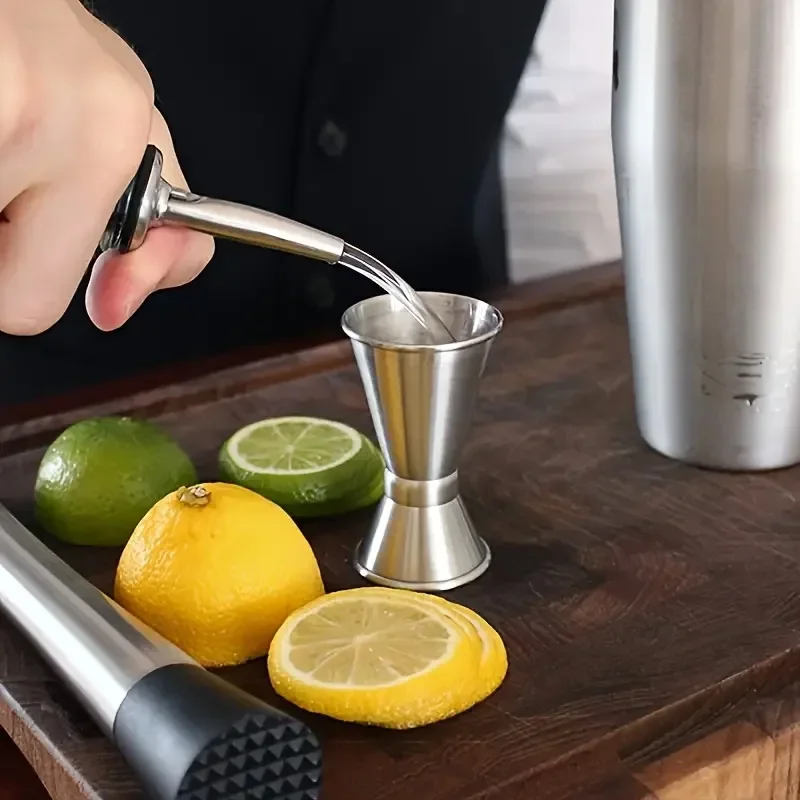 Dual-Head Stainless Steel Cocktail Shaker for Home Bar And Restaurant Effortless Wine Measuring And Mixing Tool