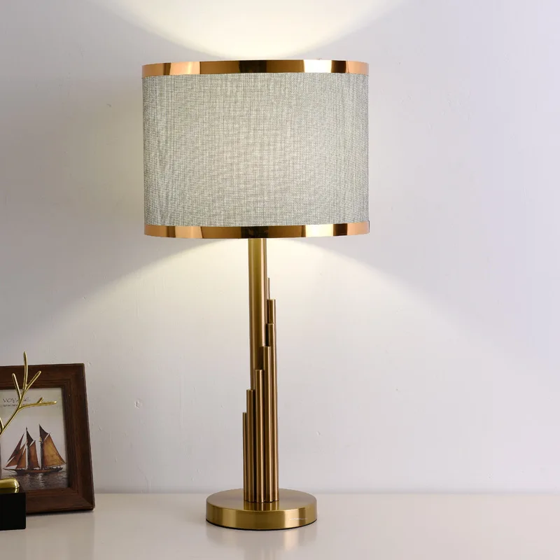 Light Luxury Light Living Room Bedroom Bedside Designer Model Room Luxury Simple Post-Modern American Decorative Table Lamp