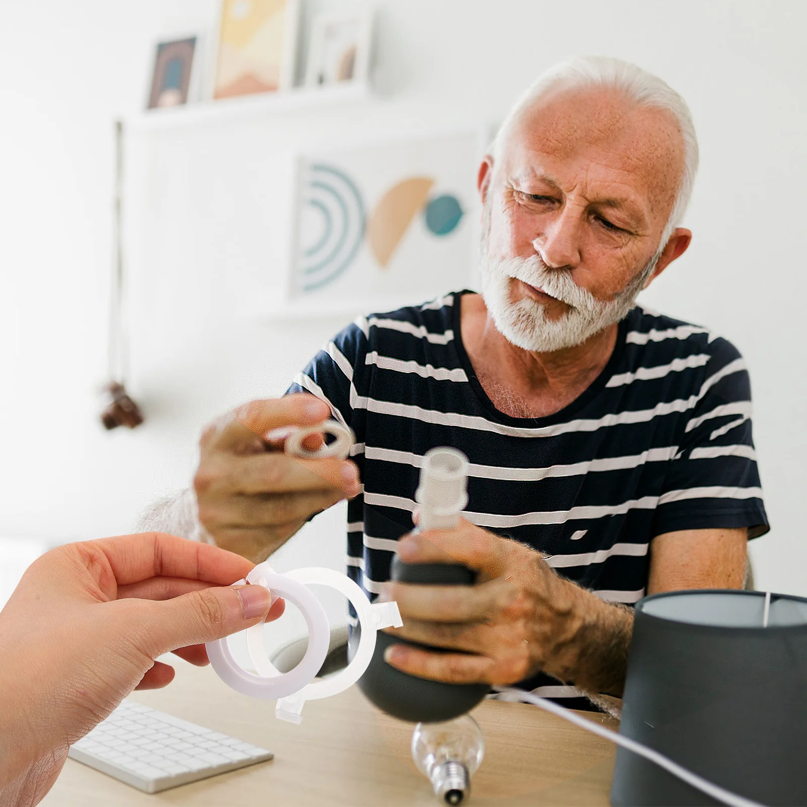 

10Pcs Lamp Head Converter Ring Easy Install Plastic Lamp Shade Conversion Ring for E27 to E14 E26 Light Fixture Solutions