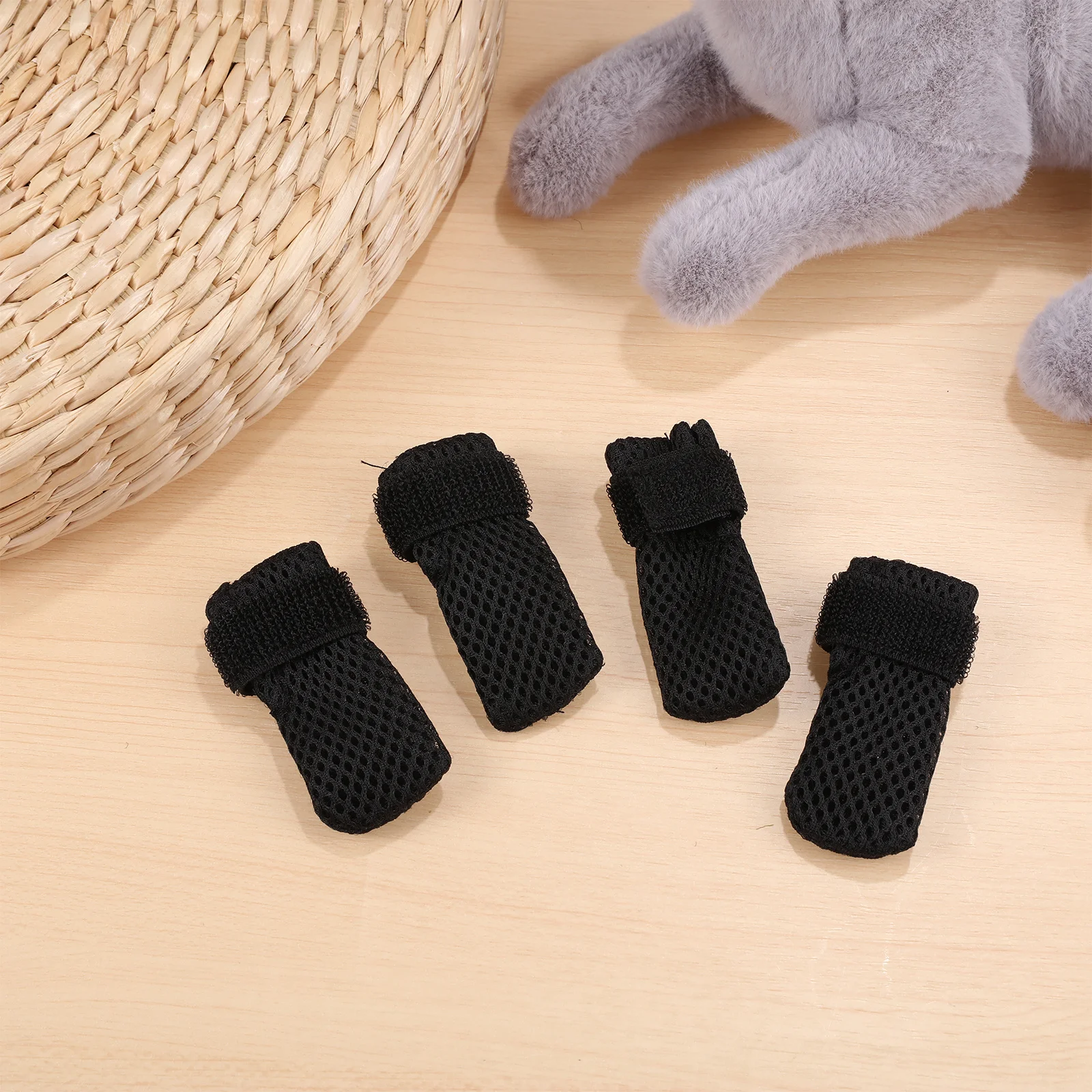 

4Pcs Cat Paw Shoes Adjustable Foot Covers Anti-Scratch Booties Soft Comfortable Claw Caps for Feeding Medicine