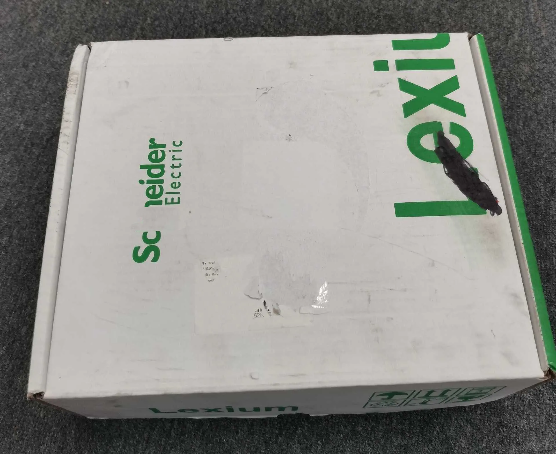 Новый сервопривод LXM52DD30C41000 для Schneider