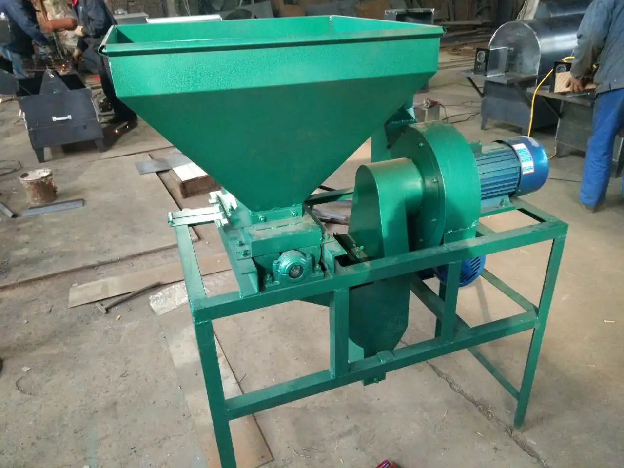 Camellia Fruit Dehusker Palm Huller Hazelnut Cracking Pistachio Cracker Apricot Kernel Shelling Almond Separating Machine