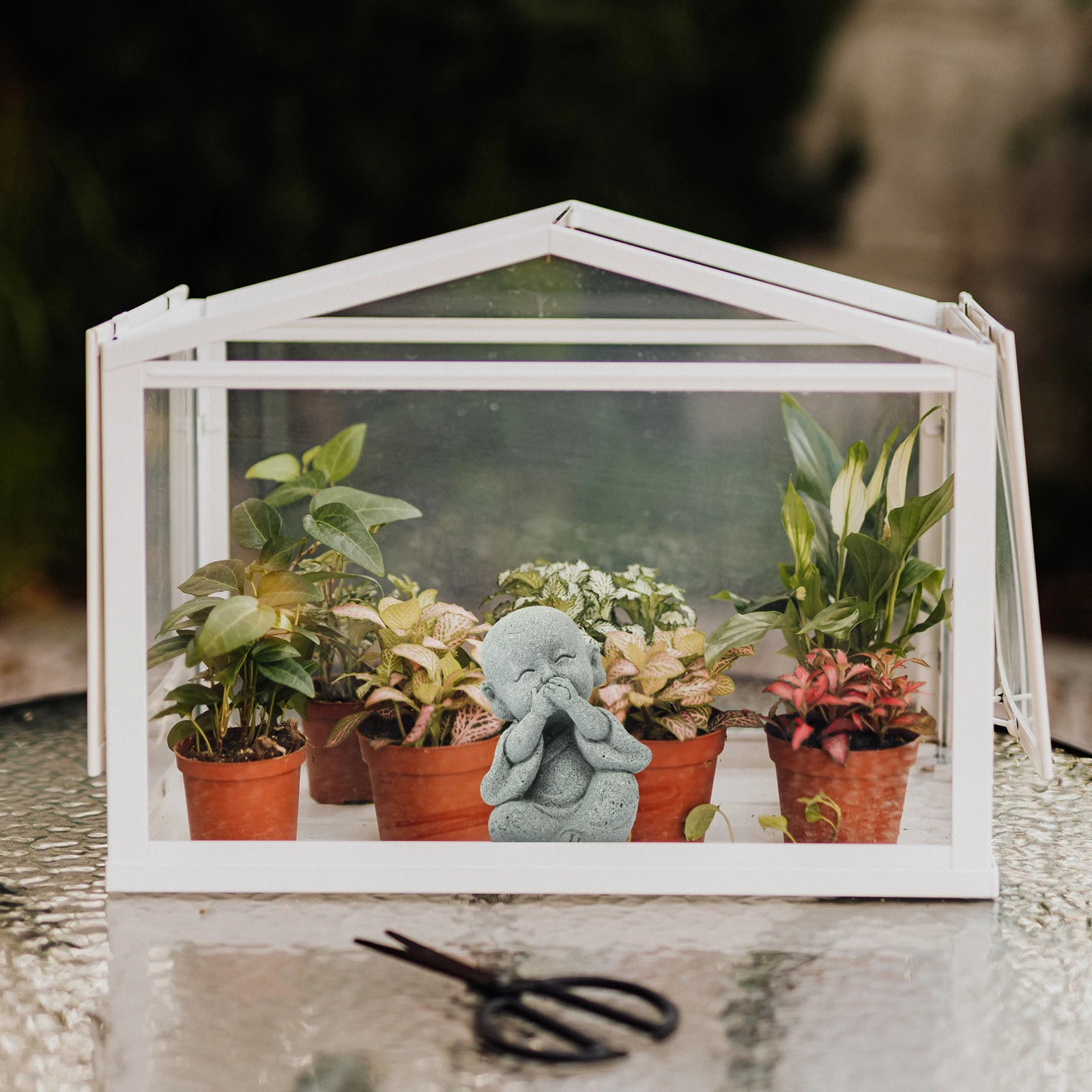 

Wear-Resistant Monk Statue Exquisite Home Accessory Smooth Surface Comfortable Handfeel Interior Refreshing Monk Decor