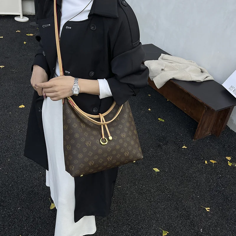 

High End Retro Designer Women Bag Casual Shoulder Underarm Large Capacity Tote Bag 2026 New Trendy Niche Bag For Ladies
