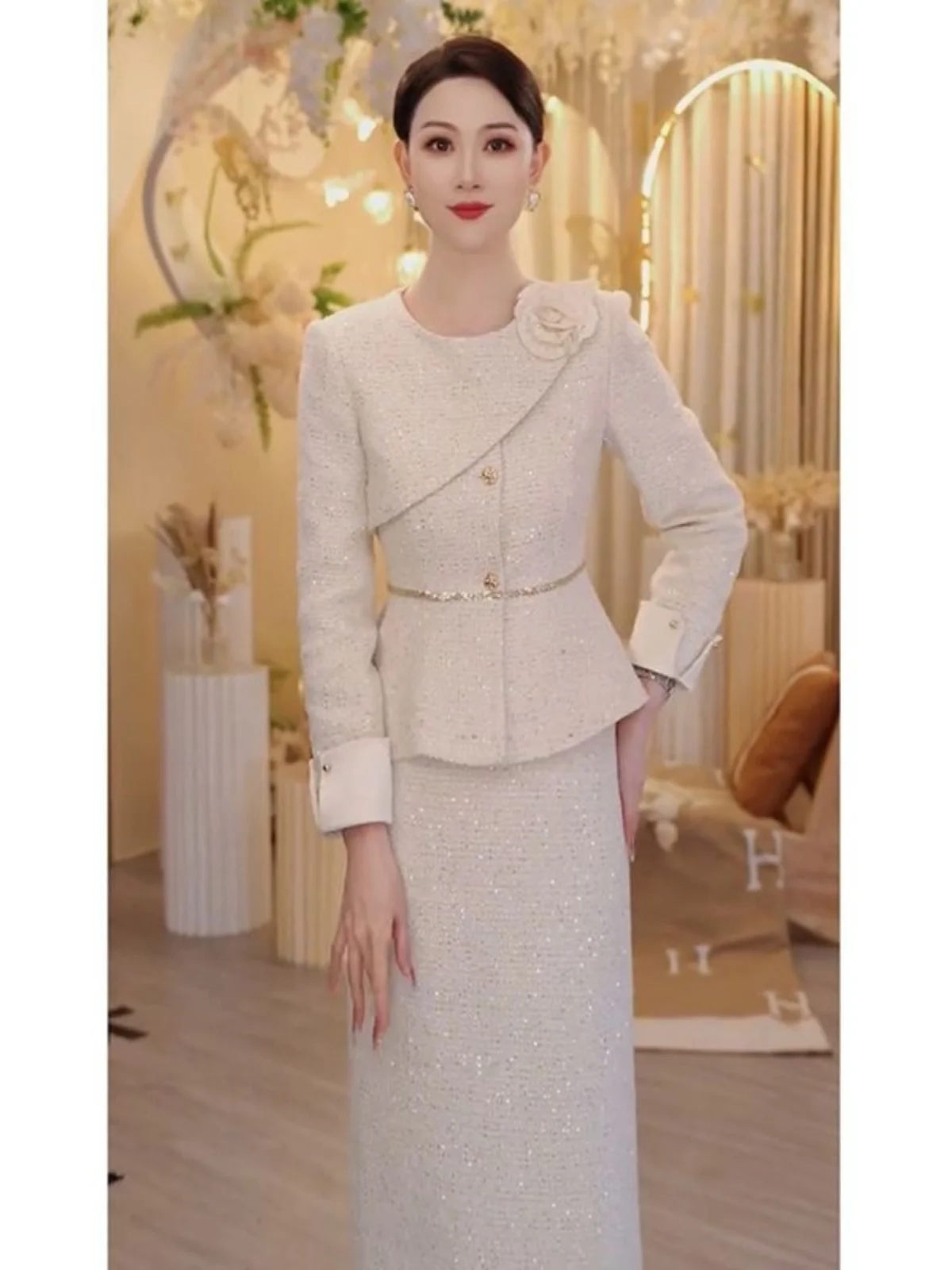 

Ele Youngi -Inspired Work Commute Faion Set High-End Skirt Suit for Profional Women in Their 20s And 30s
