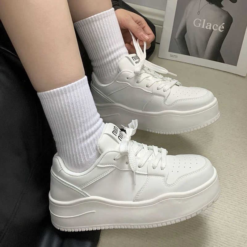 2025 novos sapatos de primavera para mulheres formadores verdes plataforma rendas até tênis mulher hip hop sapatos esportivos grossos tênis de couro falso