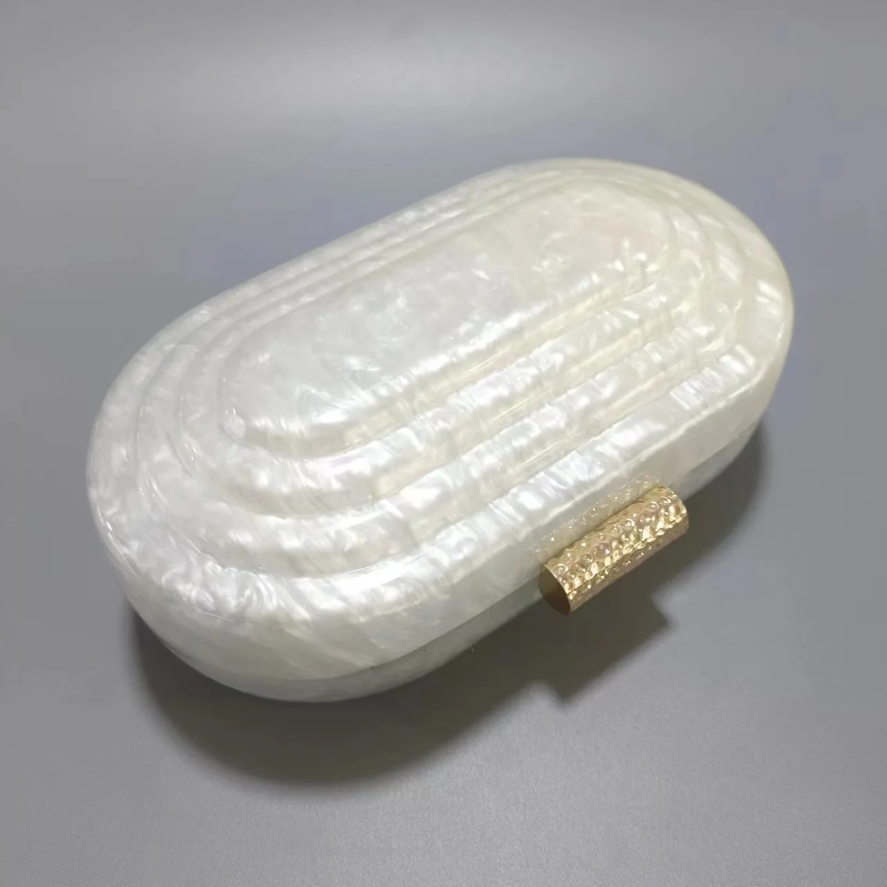 Tas Clutch Malam Bergaya Pagoda Retro Eropa dan Amerika yang Modis dengan Rantai Bahu Akrilik untuk Wanita