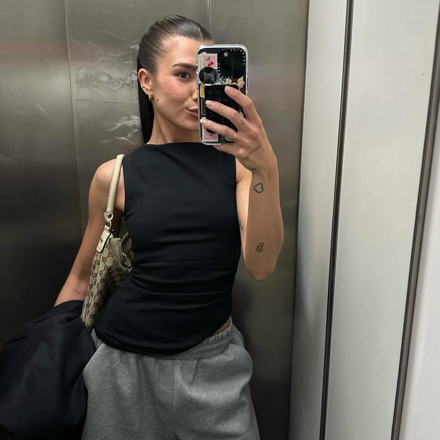 ملابس نسائية صيفية جديدة PB&ZA2025 ذات ثنيات غير متماثلة ومزاجية بسيطة ونحيفة بدون أكمام