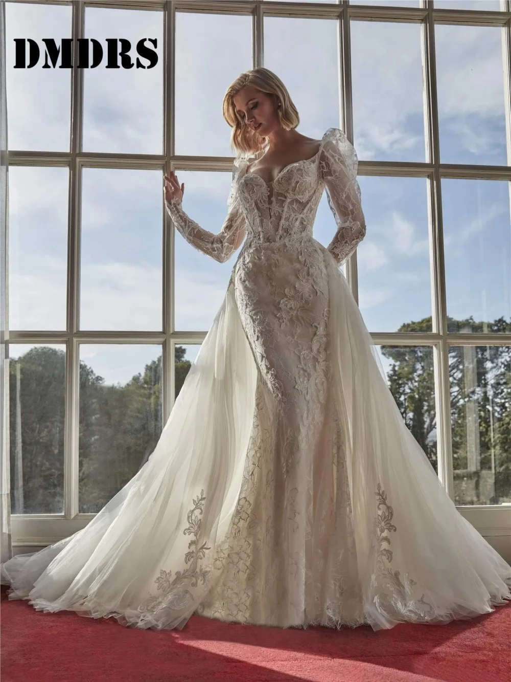 

Charming Long-Sleeved Wedding Dresses Charming Appliqué Bridal Gowns Graceful Detachable-Train Floor-Length Wedding Gowns