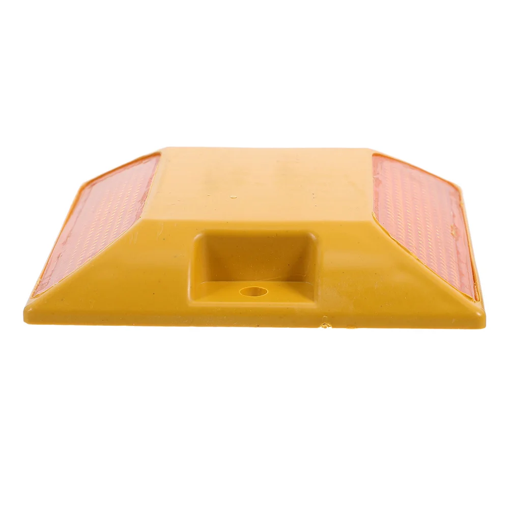 1 قطعة ترصيع البلاستيك علامات الرصيف العاكسة لسلامة الطرق السريعة عاكسات الطريق درب دائم الرؤية الليلية المرور