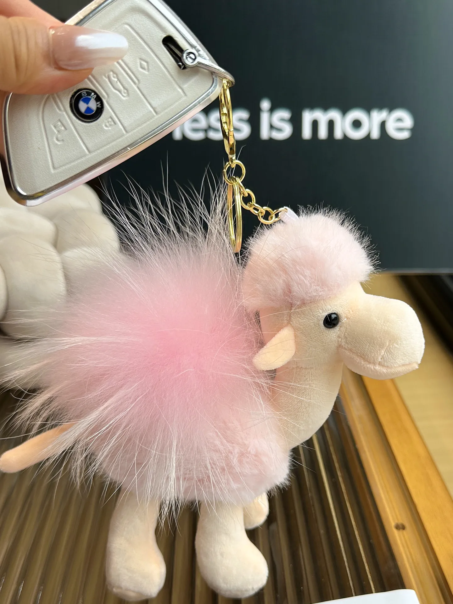 Adorable Real Raccoon Fur Ball Keychain Creative Miniature Camel Plush Bag Charm Car Ornament Doll Toy