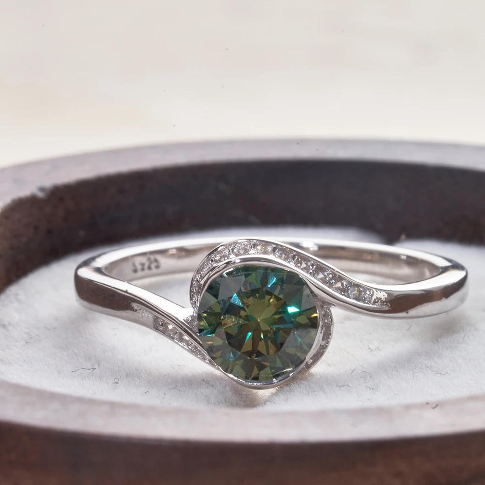 JoyceJelly 1CT Moissanit-Ring, 925er-Sterlingsilber-Schmuck für Damen, D-Farbe, VVS1, runder, im Labor hergestellter, glänzender Diamant-Ehering. – Detail 14