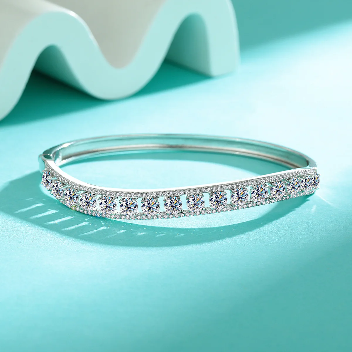 

18k White Gold 2.7ct Moissanite Half-diamond Bangle for Women, High-end and Versatile Platinum Pt950 Bracelet Fine Jewelry