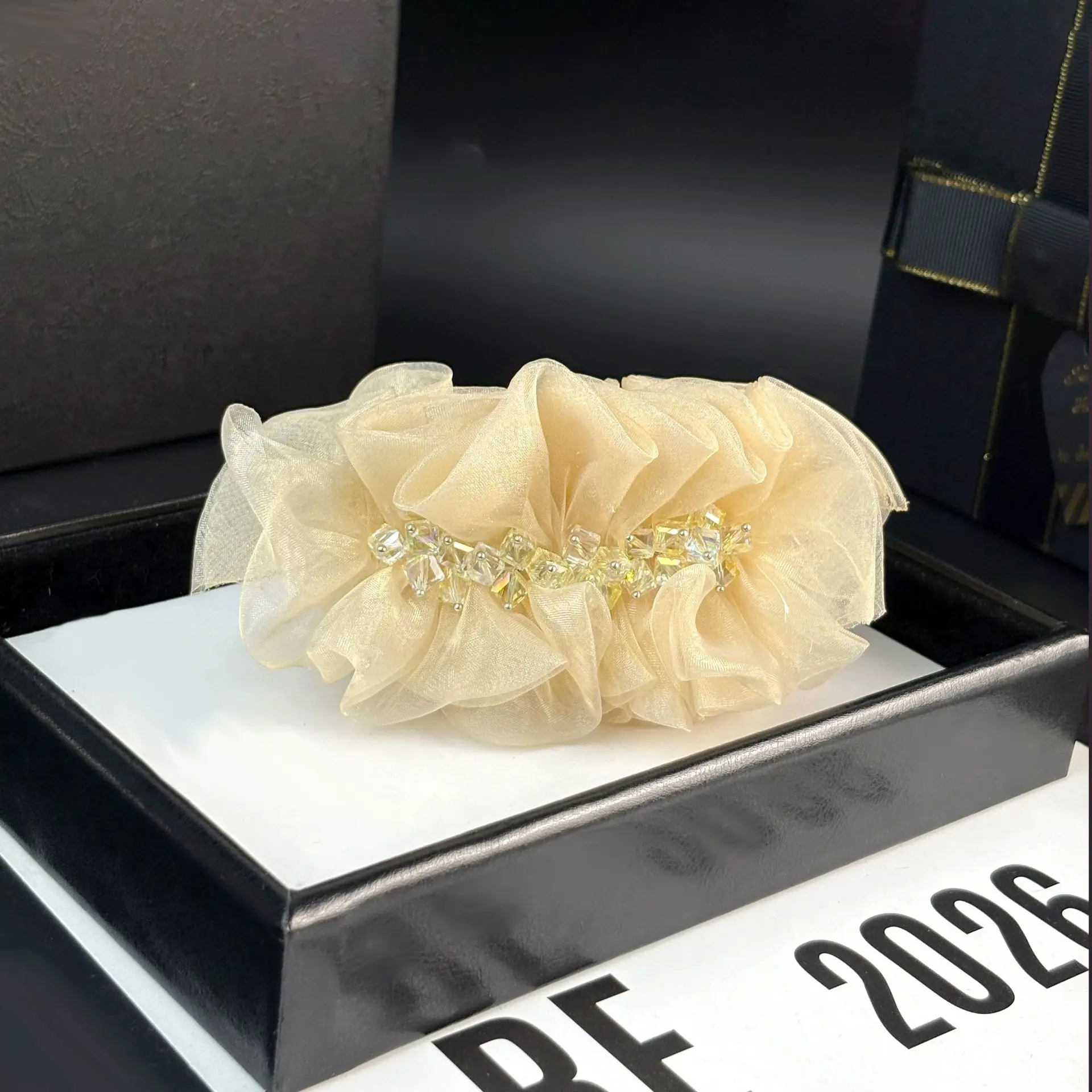 Czech drill pleated mesh yarn, premium sense bow, spring clip temperament, back head hair clip, super fairy head jewelry