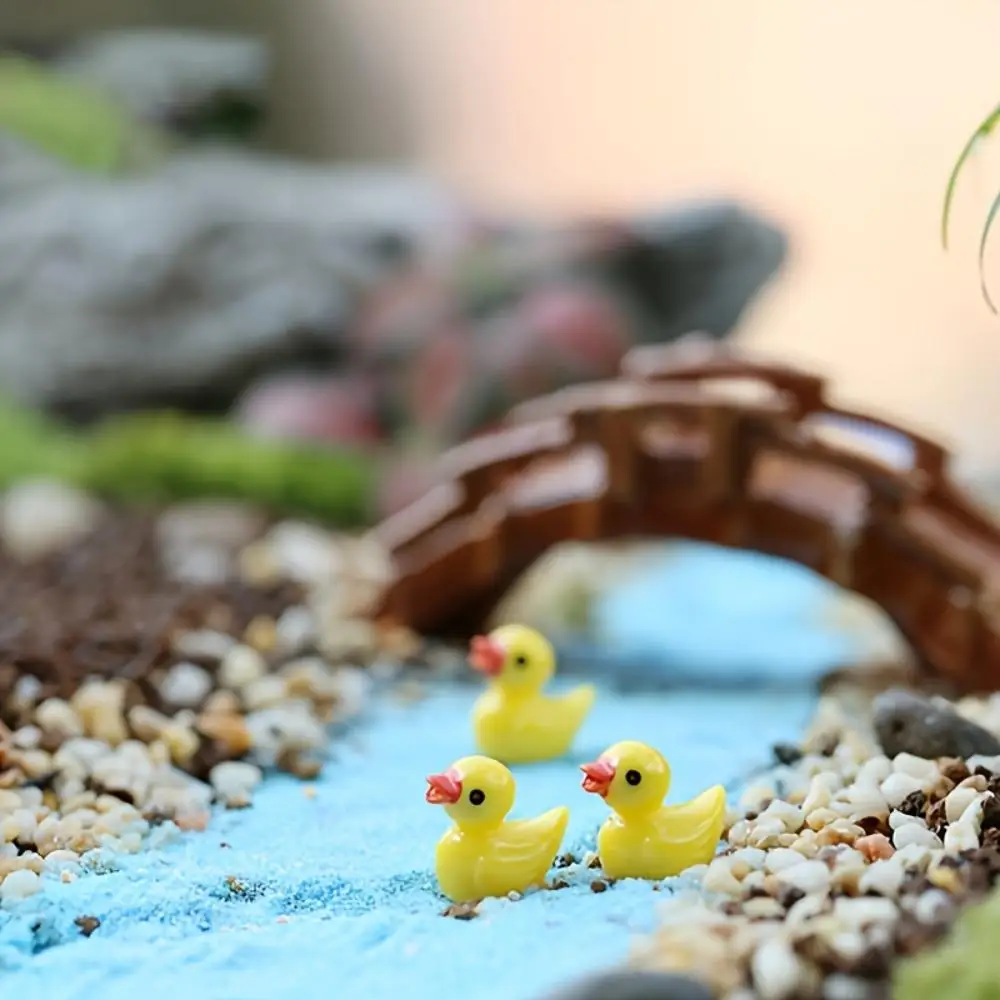 50/100PCS Mini Ducks: Vibrant Car Decorations Crafted from Adorable Resin. Ideal for Holiday Parties, Birthday Gifts