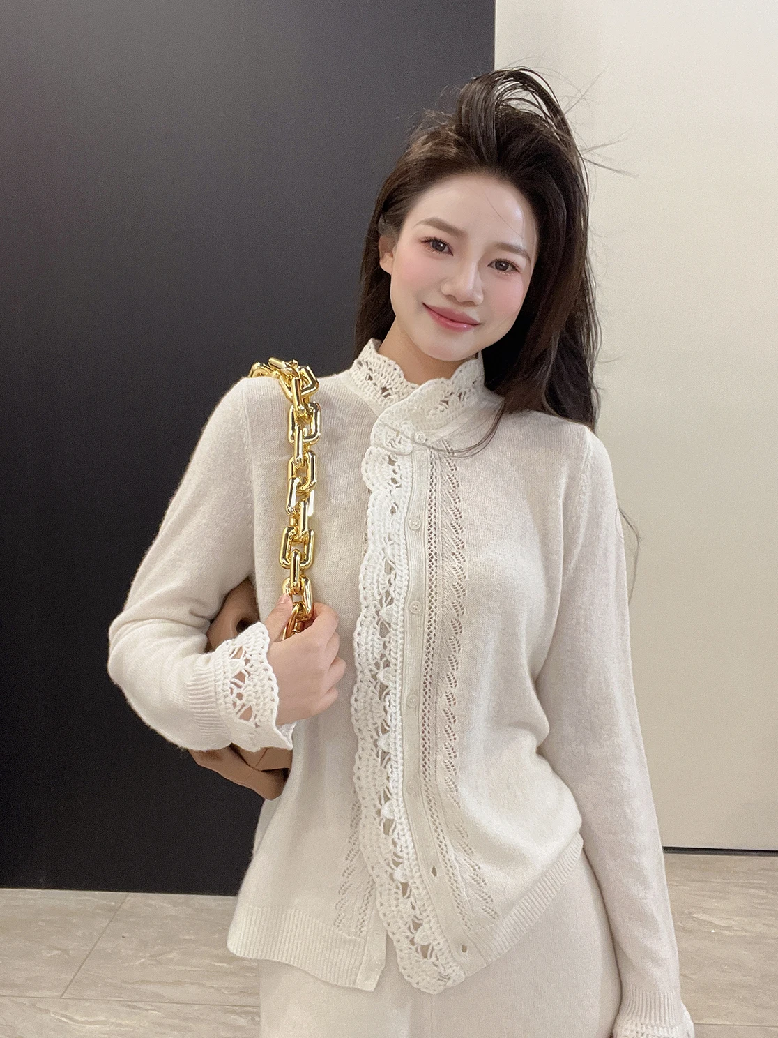 

Ele Camere High-End Series Super Soft Knitted Embroidered Lace Woolen Open Cardigan Sweater Women's Casual Faion