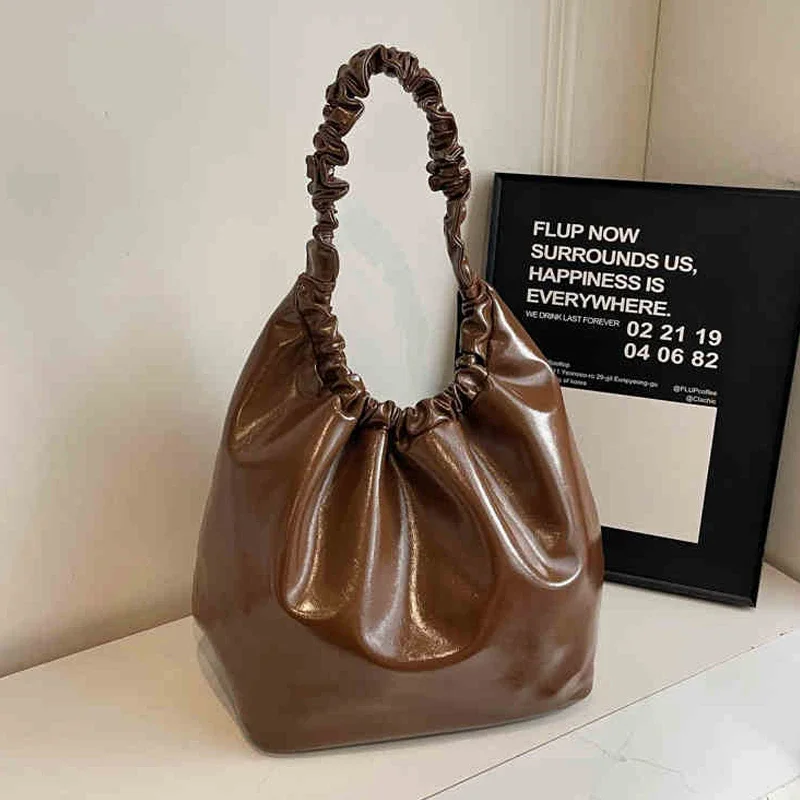 

Retro Large Capacity Tote Bag Women Casual Versatile Solid One Shoulder Bag Texture Soft PU Pleated Underarm Bags Trend