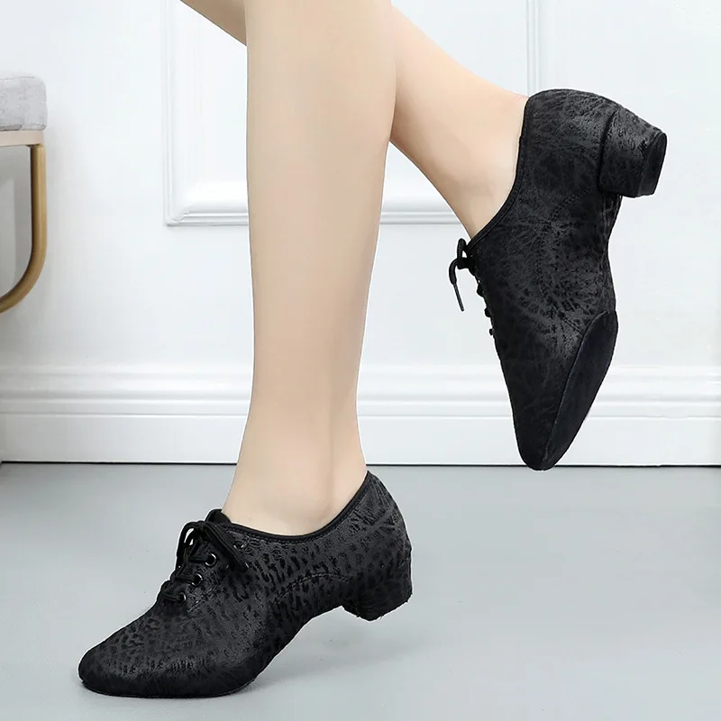 Unisex Ballroom Dance Shoes Women Latin Dancing Heels Jazz Rhythm Teaching Shoes Professional Modern Latin Dance Shoes Women Men