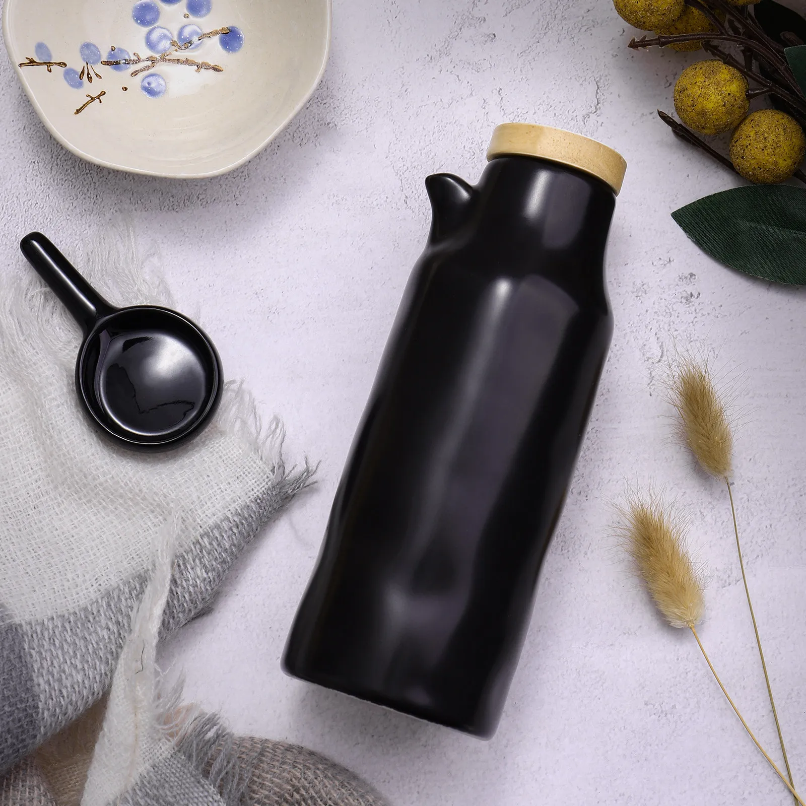 400Ml Ceramic Seasoning Bottle Premium Food-Grade Glossy Glazed Condiment Dispenser for Soy Sauce Olive Oil Vinegar Kitchen