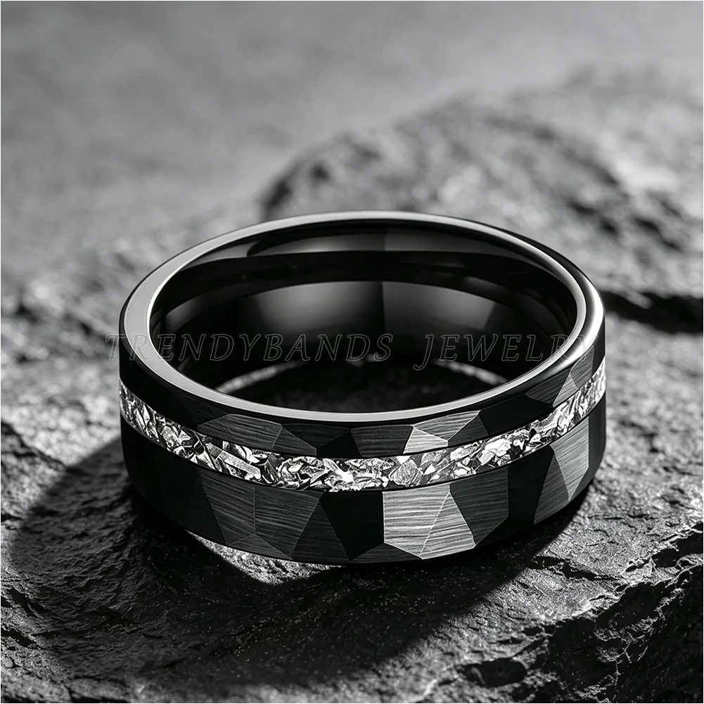 8mm Schwarze Wolframcarbid-Ringe, Modische Verlobungs- und Eheringe, Gehämmert für Männer und Frauen, Echte Meteorit-Einlage, Komfortabler Sitz – Detail 3