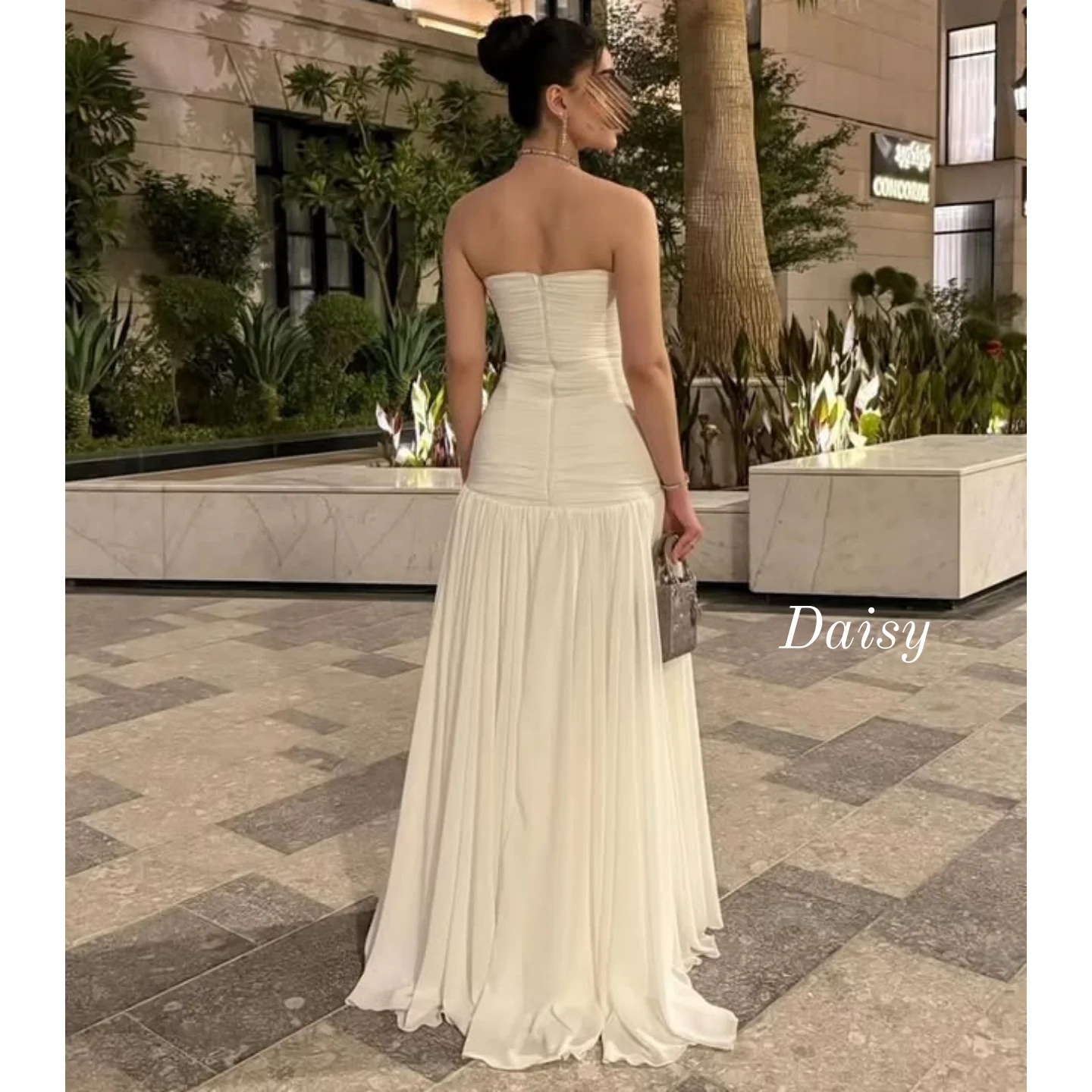 

Elegant White Chiffion Prom Dresses Floor Length Ruffle Evening Dresses Strapless Formal Occasion Party Dress Customized