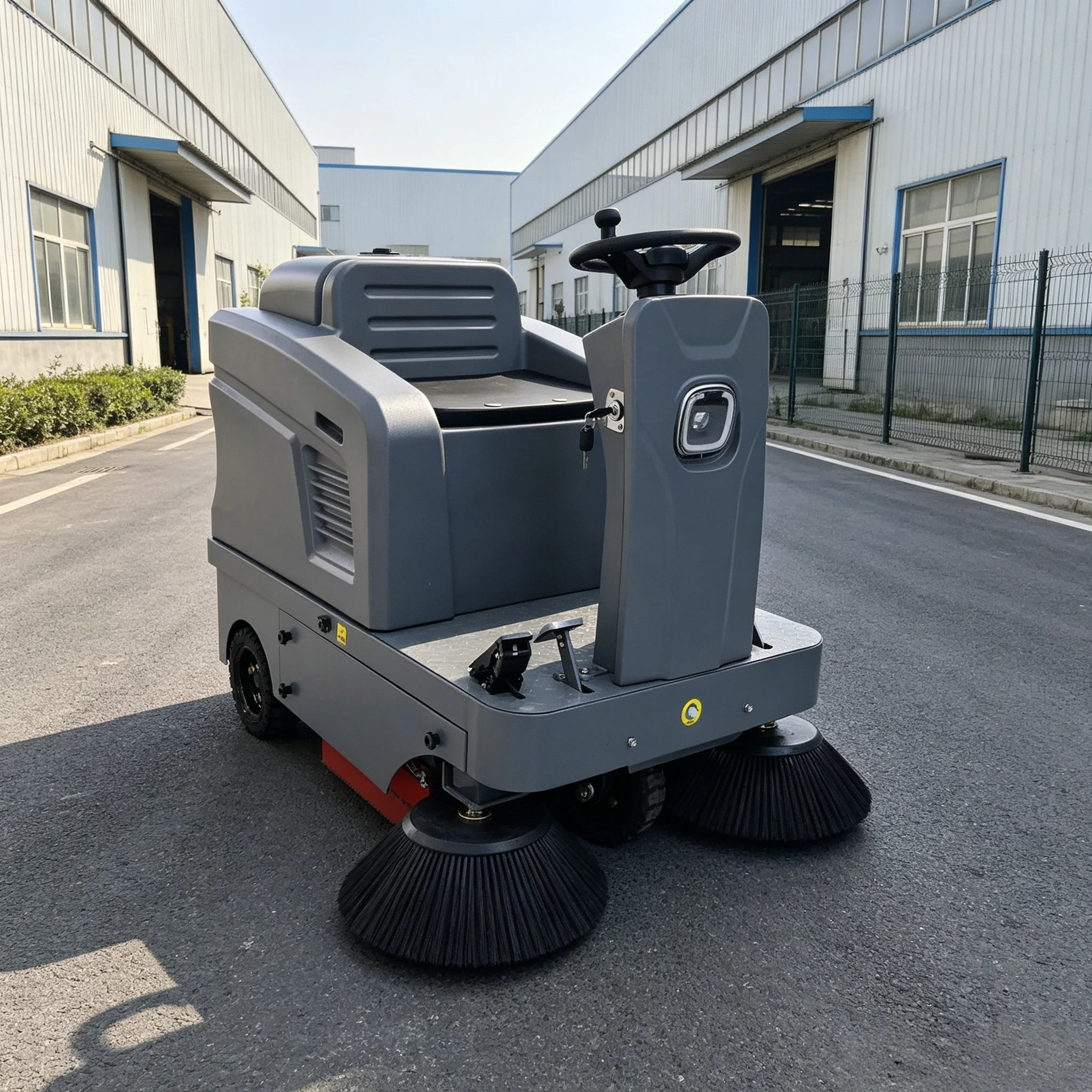 Customized Ride- On Street Cleaning Equipment Ride On Industrial Electric Road Vacuum Floor Sweeper