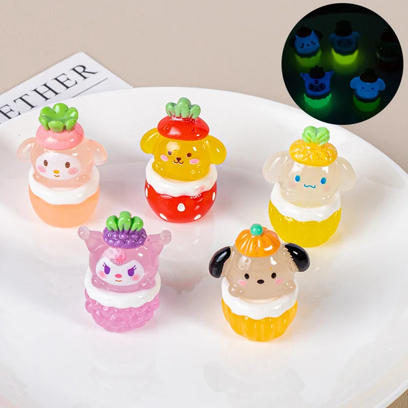 Anime Kawaii decorazioni luminose cartone animato creativo carino resina frutta bambola piccoli ornamenti accessori per la decorazione della casa fai da te