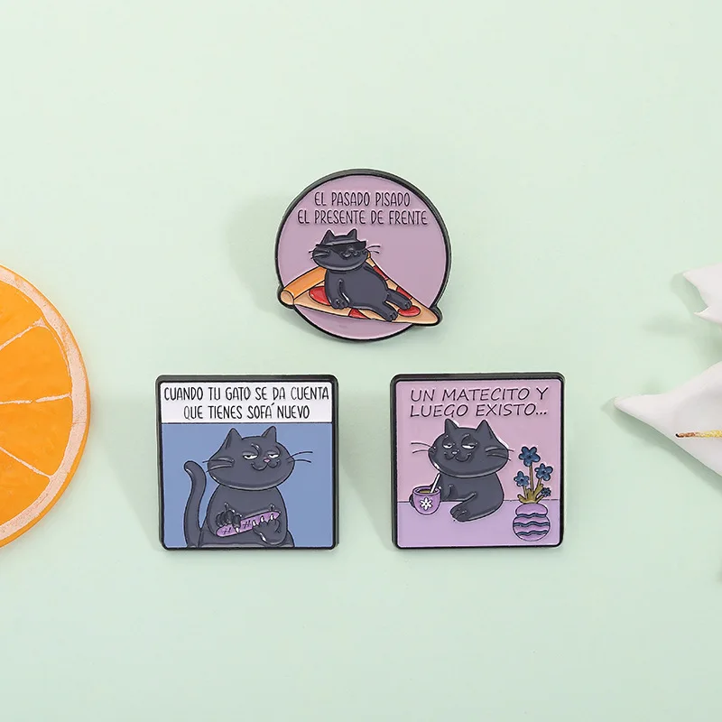 

Personalized Black Cat Quote Pin Spanish Fun Creative Apparel Bags Accessories Metal Alloy Badge