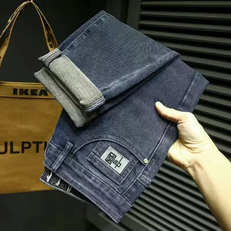 Celana panjang pria model slim fit lurus kecil untuk musim gugur dan musim dingin, celana panjang pria Korea elastis dan berbulu tebal hangat untuk dewasa, model gentleman.