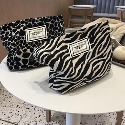 Random Zebra-Print Makeup Bag Toiletry Bag Women'S Handbag Clutch Bag Convenient Large Capacity Storage Bag