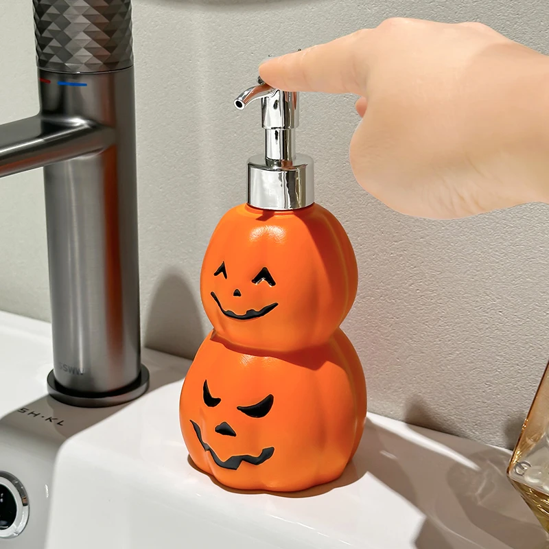 Halloween Double Layer Pumpkin Lotion Dispenser Funny Face Hand Soap Pump Bottle for Bathroom Sink Holiday Desktop Decor