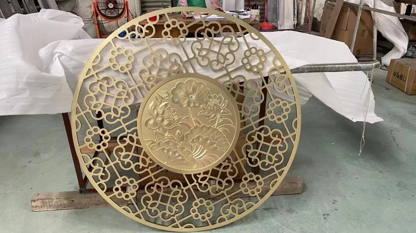 Divisória de tela de estilo europeu, placa oca esculpida, estilo chinês, treliça de madeira sólida, sala de estar, varanda, decoração, teto traseiro