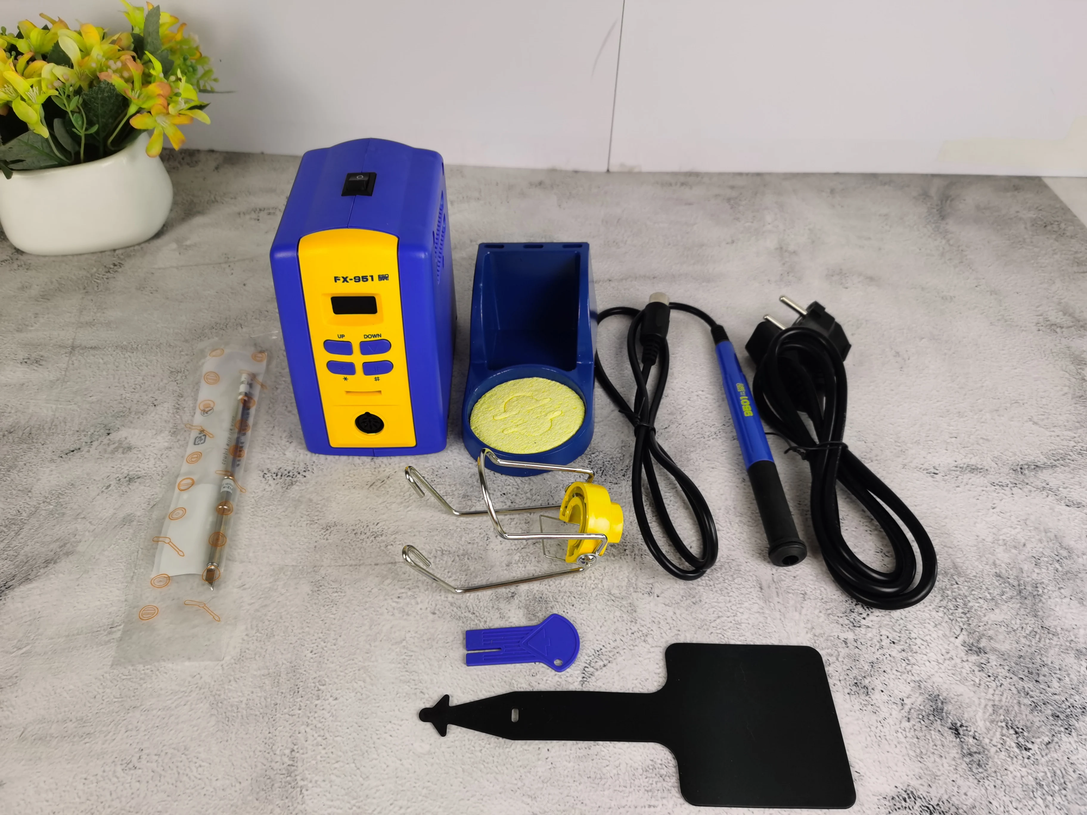 Lead Free ESD Safe Rework Station Soldering , Digital Function Auto Sleep Soldering Station FX-951