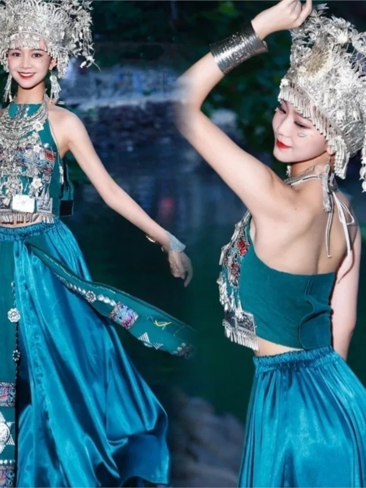 

Новый комплект домашнего платья в этническом и экзотическом стиле для женщин.