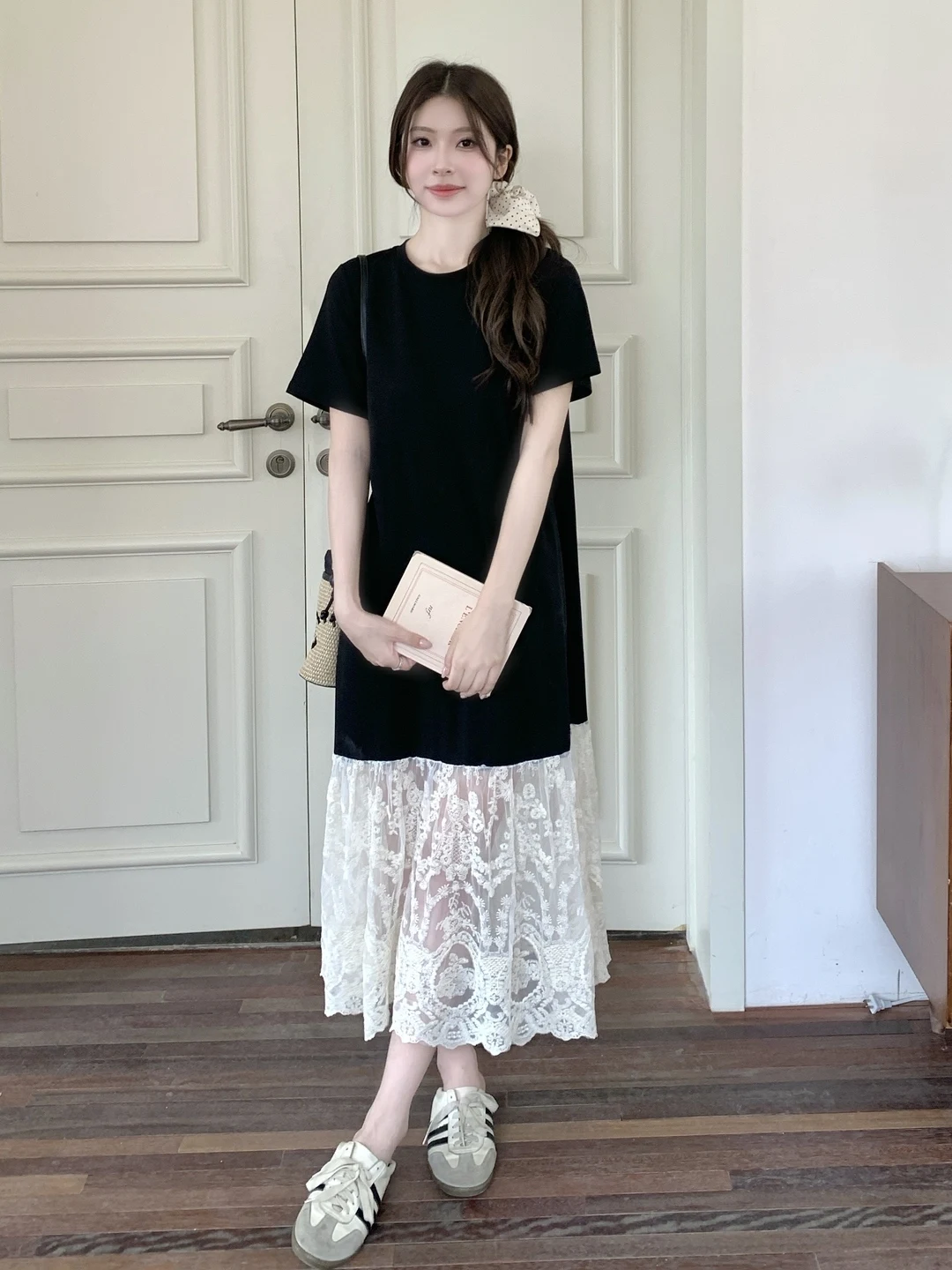 Dentelle épissure t-shirt style décontracté Dr femmes été nouveau Sle Agel polyvalent longue Dr coréen Sle trajet dentelle Patchwork