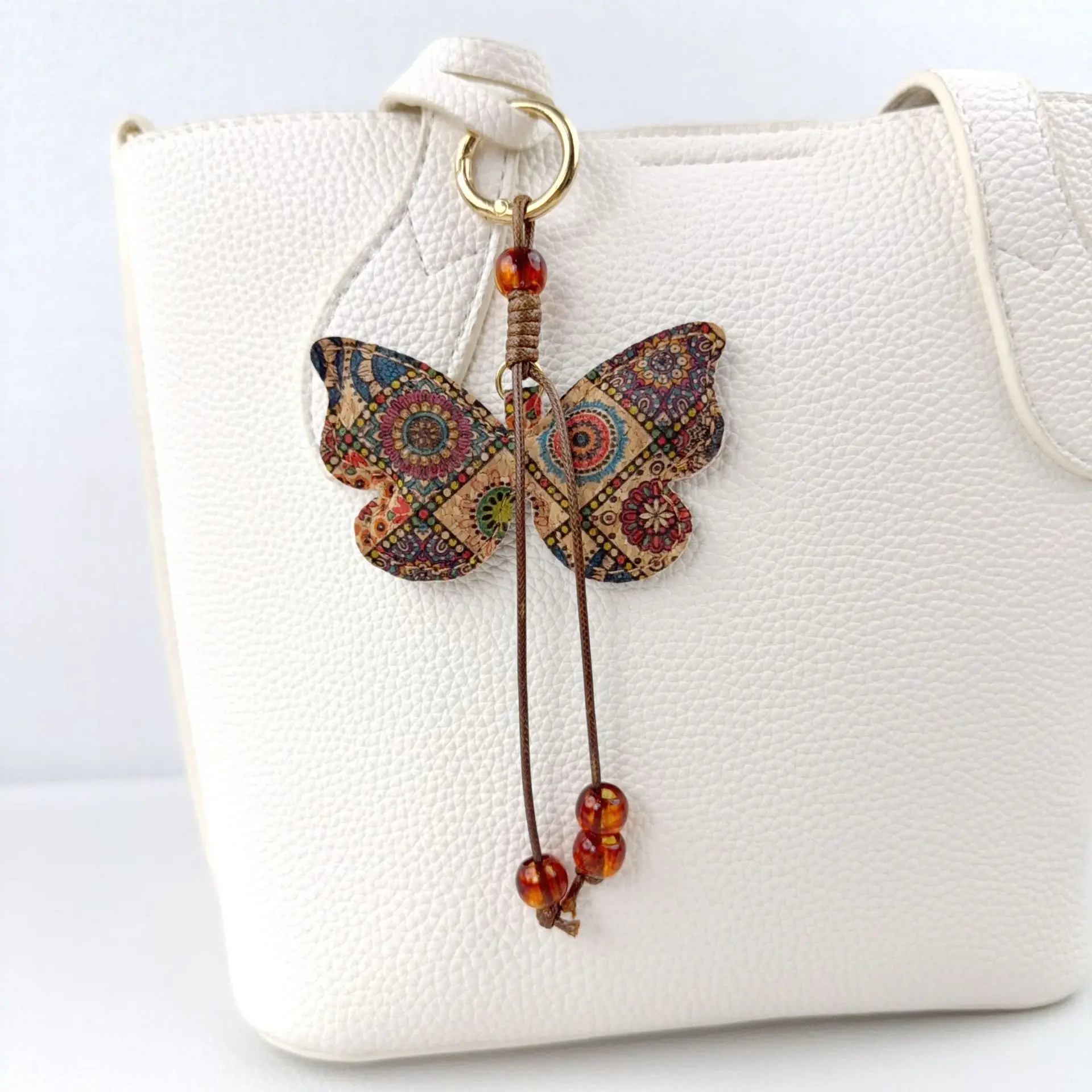 20pcs Handmade woven string with retro wood-grain pattern and colorful print Butterfly-shaped heart-shaped keychain bag pendant